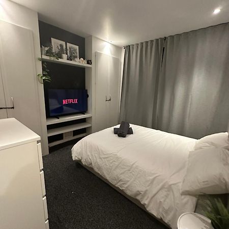 Luxury Bedroom Excel Londres Exterior foto